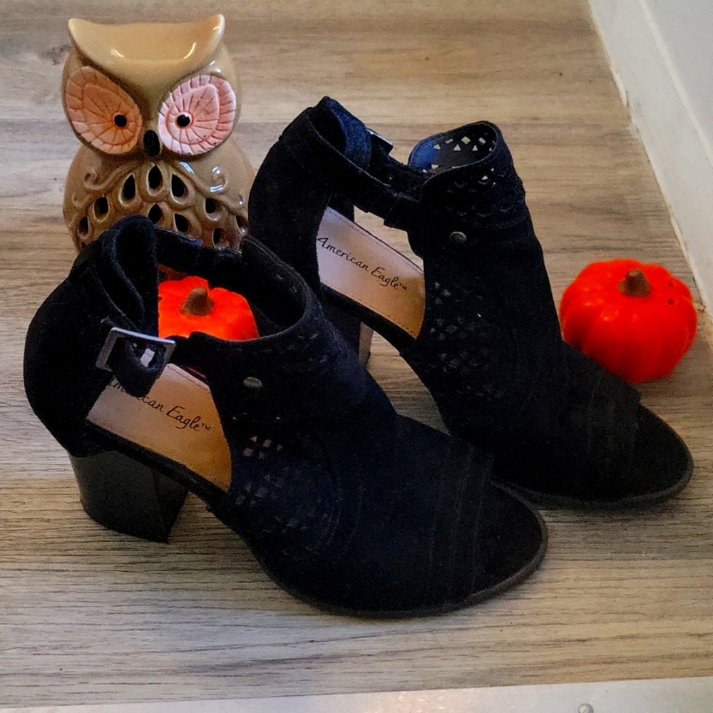 Black Chunky Heels